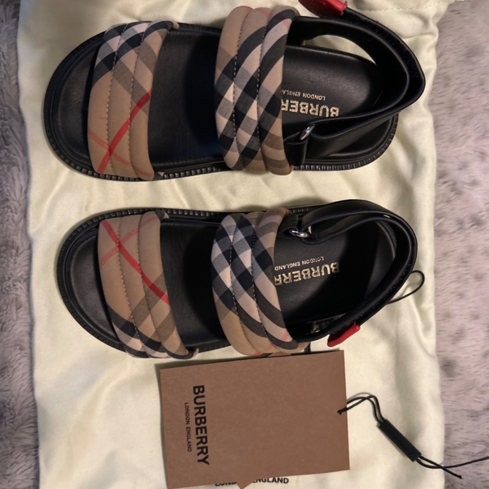 Burberry kids sandals